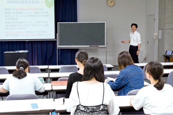 画像:授業を受ける学生